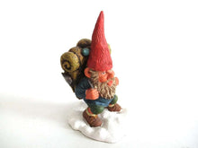 UpperDutch:Gnome,'John with backpack' Gnome figurine. Part of the 2001 Classic Gnomes series designed by Rien Poortvliet
