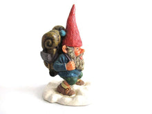 UpperDutch:,'John with backpack' Gnome figurine. Part of the 2001 Classic Gnomes series designed by Rien Poortvliet