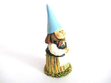 UpperDutch:Gnome,Lisa the Gnome figurine after a design by Rien Poortvliet