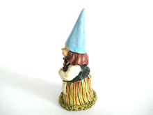 UpperDutch:Gnome,Lisa the Gnome figurine after a design by Rien Poortvliet