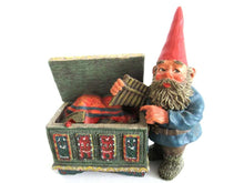UpperDutch:Gnome,'Max' Classic Gnomes after a design by Rien Poortvliet, Gnome with chest.