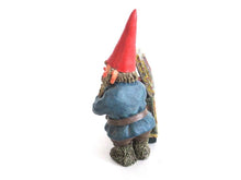 UpperDutch:Gnome,'Max' Classic Gnomes after a design by Rien Poortvliet, Gnome with chest.