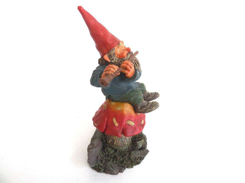 UpperDutch:Gnome,'Mo on Mushroom' after a design by Rien Poortvliet, Gnome on mushroom playing a flute. Classic Gnomes.