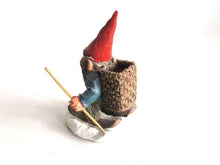 UpperDutch:,'Paul on Skites' Skiing Gnome figurine. Part of the 2001 Classic Gnomes series designed by Rien Poortvliet