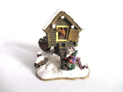 UpperDutch:Gnome,Rien Poortvliet Classic Gnomes Villages 'Mouse pile dwelling'.