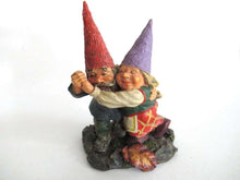 UpperDutch:Gnome,Rien Poortvliet gnome firgurine, dancing gnome couple. Classic Gnomes series 'Fryda and Fred Dancing'. AAAAAAA International Co. Ltd