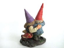 UpperDutch:Gnome,Rien Poortvliet gnome firgurine, dancing gnome couple. Classic Gnomes series 'Fryda and Fred Dancing'. AAAAAAA International Co. Ltd