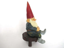 UpperDutch:Gnome,Sleeping Gnome after a design by Rien Poortvliet, David the Gnome.