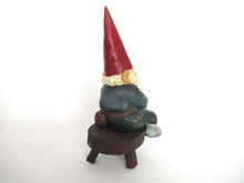 UpperDutch:Gnome,Sleeping Gnome after a design by Rien Poortvliet, David the Gnome.