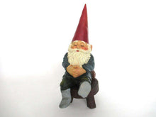 UpperDutch:Gnome,Sleeping Gnome after a design by Rien Poortvliet, David the Gnome.