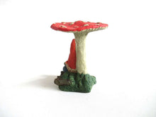 UpperDutch:,Slumber Chief Gnome Figurine in original box 1993 Rien Poortvliet, gnome under Mushroom.