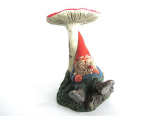 UpperDutch:,Slumber Chief Gnome Figurine in original box 1993 Rien Poortvliet, gnome under Mushroom.