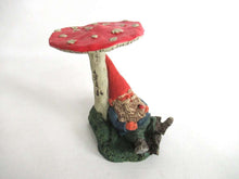 UpperDutch:,Slumber Chief Gnome Figurine in original box 1993 Rien Poortvliet, gnome under Mushroom.