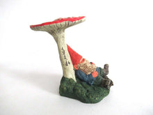 UpperDutch:,Slumber Chief Gnome Figurine in original box 1993 Rien Poortvliet, gnome under Mushroom.