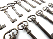 UpperDutch:Hooks and Hardware,1 (ONE) Skeleton Key - Beautiful vintage metal key, key.