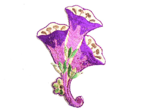 UpperDutch:Sewing Supplies,Applique, Flower applique, 1930s vintage embroidered applique. Vintage floral patch, sewing supply.