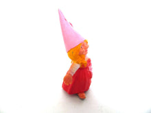 UpperDutch:Gnomes,1 (ONE) Gnome figurine, Gnome after a design by Rien Poortvliet, Brb Gnome ice skating, Lisa the Gnome.
