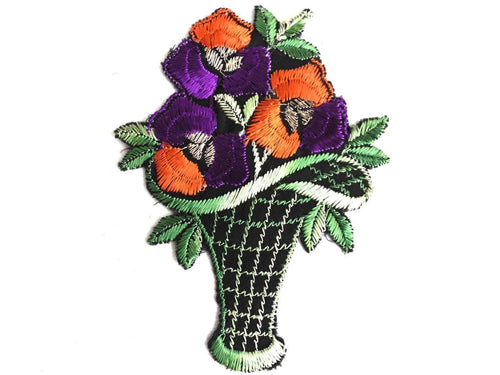 UpperDutch:Sewing Supplies,Applique, flower basket applique, 1930s vintage embroidered applique. Vintage floral patch, sewing supply.