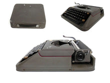 UpperDutch:Typewriter,Working Typewriter 1950's Halberg Junior. QWERTY keyboard. 1952, rare typewriter. Portable Halberg typewriter.