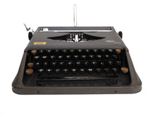 UpperDutch:Typewriter,Working Typewriter 1950's Halberg Junior. QWERTY keyboard. 1952, rare typewriter. Portable Halberg typewriter.