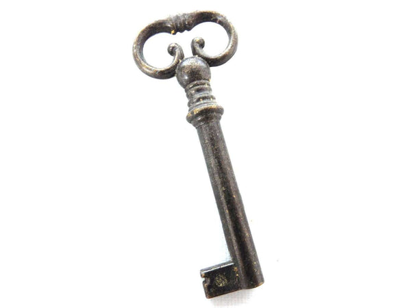 UpperDutch:Hooks and Hardware,1 (ONE) Skeleton Key - Beautiful vintage metal key, key.