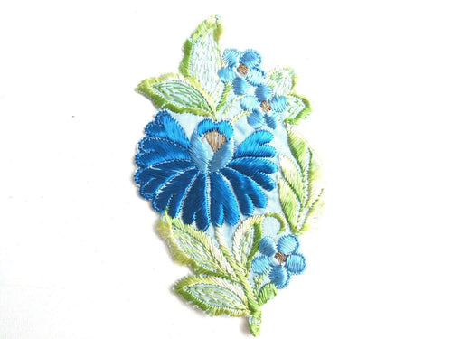 UpperDutch:Sewing Supplies,Flower Patch, Applique, 1930s vintage embroidered applique. Vintage floral patch, sewing supply.