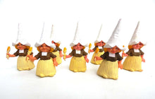 UpperDutch:Gnomes,1 (ONE) Gnome figurine, Gnome after a design by Rien Poortvliet, Brb Gnome, Dutch farmer wheat Gnome traditional.