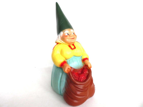 UpperDutch:Gnomes,Lisa the Gnome, wife of David the Gnome.  BRB gnome figurine, PVC garden gnome. Lisa the gnome .