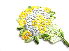 UpperDutch:Sewing Supplies,Flower applique, Vintage embroidered applique. Vintage floral patch, sewing supply.