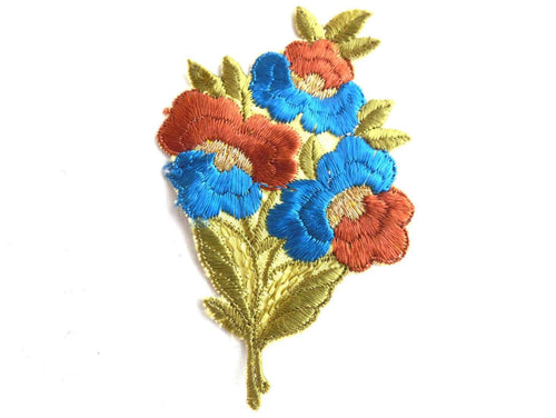 UpperDutch:Sewing Supplies,1930s Flower applique, Vintage embroidered applique. Vintage floral patch, sewing supply.