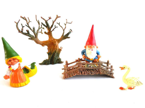 UpperDutch:Gnomes,A Lovely Gnome scene, Gnome Decoration, Startoys, Rien Poortvliet, BRB collectibles, David el gnomo.
