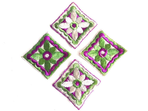 UpperDutch:Sewing Supplies,Set of 4 square 1930s Floral appliques, Vintage embroidered applique. Vintage floral patch, sewing supply.