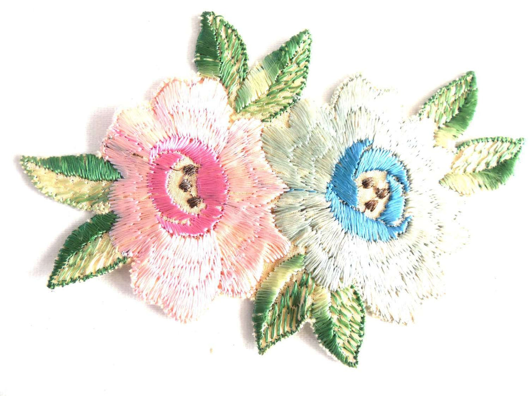 UpperDutch:Sewing Supplies,Flower Patch, Applique, Flower applique, 1930s vintage embroidered applique. Vintage floral patch, sewing supply.