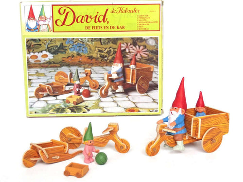 UpperDutch:Gnomes,David the Gnome on bicycle with twins,wheelbarrow. Gnome Decoration, Startoys, Rien Poortvliet, BRB collectibles.