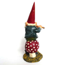UpperDutch:Gnomes,Rien Poortvliet Garden Gnome,  Amadeus, 13 INCH gnome figurine, Klaus Wickl. Playing the flute on a mushroom, David the Gnome.