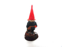 UpperDutch:Gnomes,Gnome figurine, Al-Joe, Klaus Wickl 1993, Enesco, Rien Poortvliet, Miniature collectible gnomes, gnome with ax.