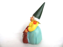 UpperDutch:Gnomes,Lisa the Gnome, wife of David the Gnome.  BRB gnome figurine, PVC garden gnome. Lisa the gnome .