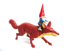 UpperDutch:Gnomes,Swift the Fox with david sitting on his back, riding, David the gnome, After a design by Rien Poortvliet, BRB, Swift, Fox.