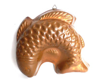 UpperDutch:Home and Decor,Vintage Brass Fish Mold, Vintage Copper Jelly Mold, Pudding mold. Kitchen Decor.