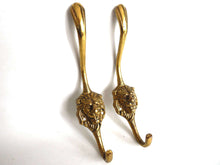 UpperDutch:Hooks and Hardware,Set of 2 pcs Lion hooks Solid Brass Lion Head Wall hook - Coat hooks. Decorative animal storage solution, coat hangers.