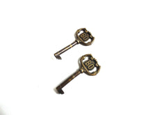 UpperDutch:,Set of 2 Authentic Beautiful antique metal keys / keys, skeleton key,shabby, rusty, rustic.