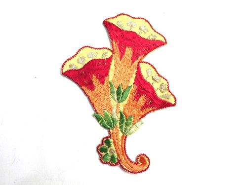 UpperDutch:Sewing Supplies,Applique, Flower applique, 1930s vintage embroidered applique. Vintage floral patch, sewing supply.