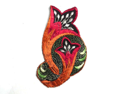 UpperDutch:Sewing Supplies,Applique, Flower applique, 1930s vintage embroidered applique. Vintage floral patch, sewing supply.