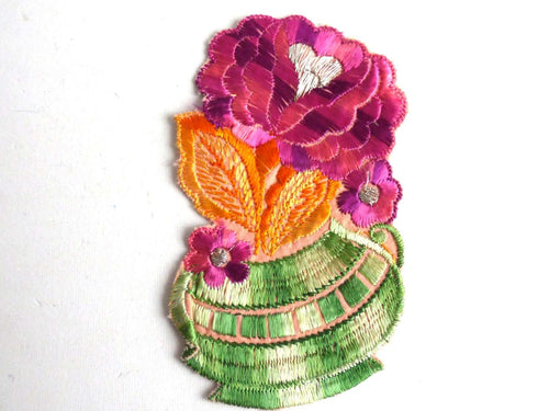 UpperDutch:Sewing Supplies,Applique, flower basket applique, 1930s vintage embroidered applique. Vintage floral patch, sewing supply.