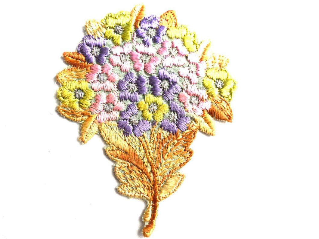 UpperDutch:Sewing Supplies,1930s Flower applique, Vintage embroidered applique. Vintage floral patch, sewing supply.