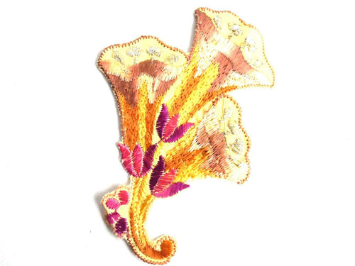 UpperDutch:Sewing Supplies,Applique, Flower applique, 1930s vintage embroidered applique. Vintage floral patch, sewing supply.