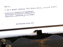 UpperDutch:Typewriter,Working 1921 Typewriter Klein Adler with Black body QWERTZ keyboard. serial number 225877. Wooden case and key.
