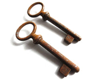 UpperDutch:Hooks and Hardware,Set of 2 Antique Skeleton Keys. Beautiful antique metal keys, skeleton keys,shabby, rusty, rustic.