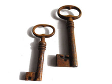 UpperDutch:Hooks and Hardware,Set of 2 Antique Skeleton Keys. Beautiful antique metal keys, skeleton keys,shabby, rusty, rustic.