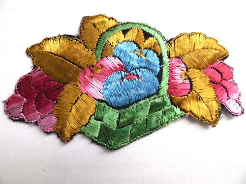 UpperDutch:Sewing Supplies,Fruit basket applique, 1930s vintage embroidered applique. Vintage patch, sewing supply.
